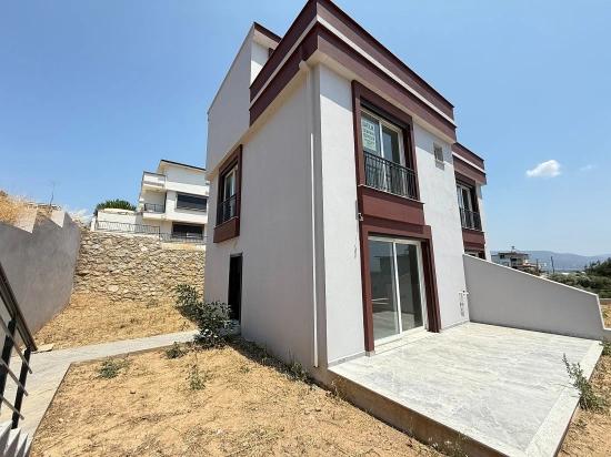3+1 Villa With Sea View And Detached Garden For Sale In Seferihisar Doğanbey
