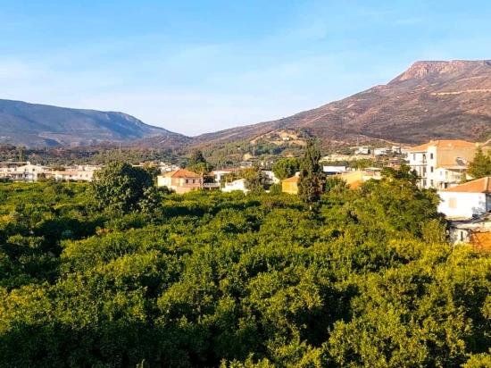 2+1 Apartment For Sale In Seferihisar Ürkmez Center, Separate Kitchen