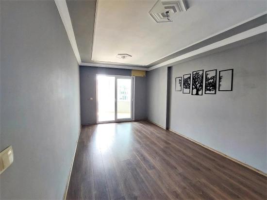 2+1 Apartment For Sale In Seferihisar Ürkmez Center, Separate Kitchen