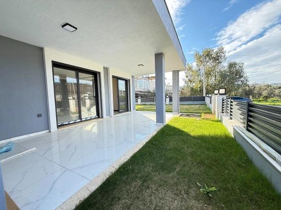 3+1 Duplex Villa With New Garden For Sale In Seferihisar Doğanbey