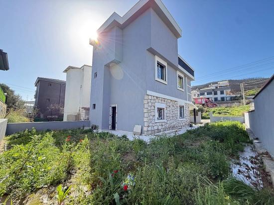 Single Detached 3+1 Villa With Garden For Sale In Doğanbey, Seferihisar