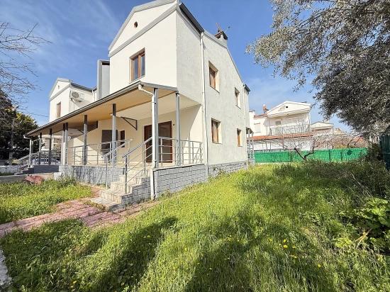 3+1 Duplex Villa For Sale By The Sea In Seferihisar Doğanbey