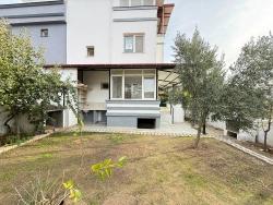 4+1 Villa With Large Garden For Sale In Seferihisar Doğanbey Center