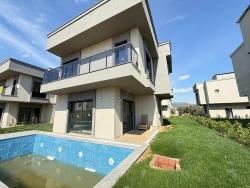 3+1 Duplex Summer House With Pool In Seferihisar Doğanbey