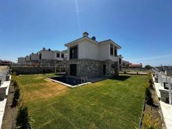 4+1 Villa With Private Pool And Luxury Fireplace For Sale In Seferihisar Akarca