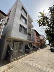 2+1 Apartment For Sale On Mid-Floor In Ürkmez Center, Seferihisar