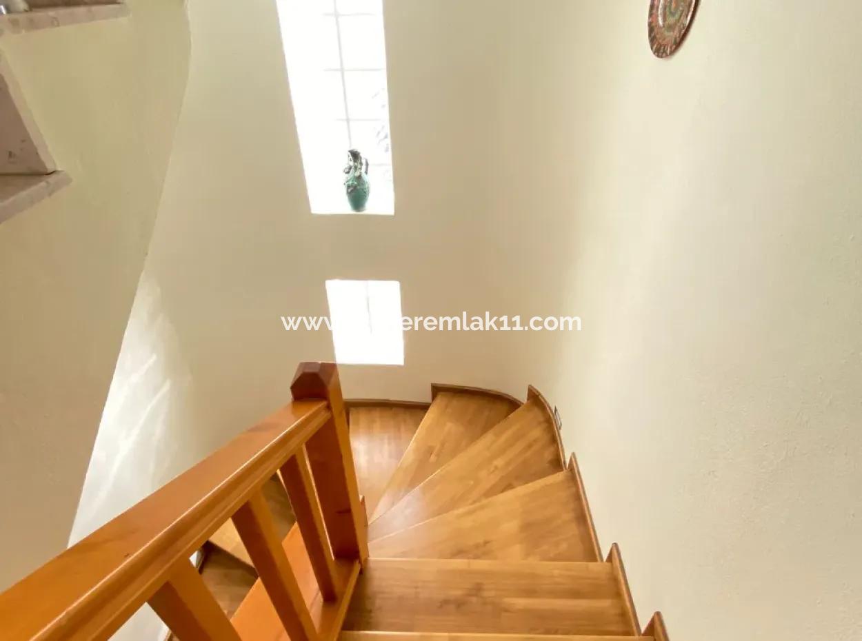 Single Detached Villa With Large Garden 3 In 1 Cost-Free For Sale In Doğanbey