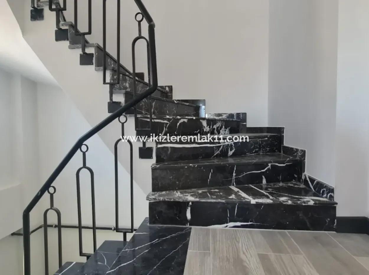 Seferihisa Camikebir Detached Garden 5 2 Hauzlu Villa For Sale