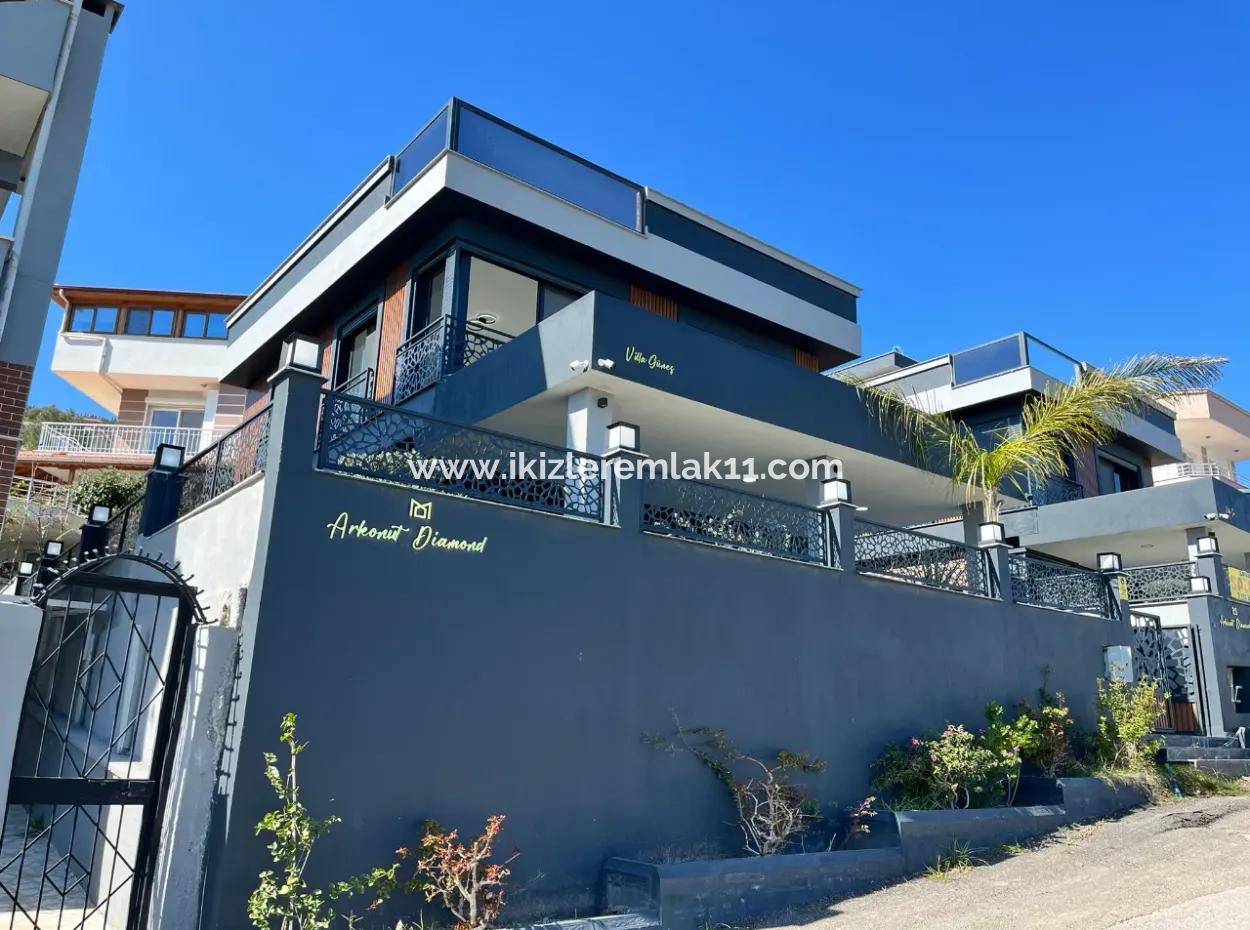 Ultra Luxury 3 In 1 Villa With Panoramic Sea View In Doğanbey
