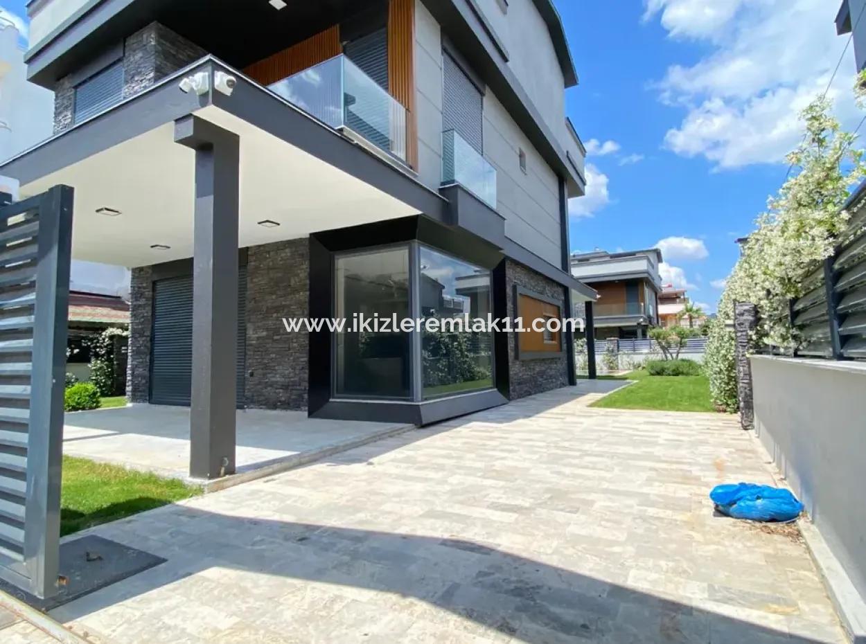 Izmir Menderes Is A Single Detached Cottage With Large Garden And 4 1 Pool Pool For Sale On The Sea Side