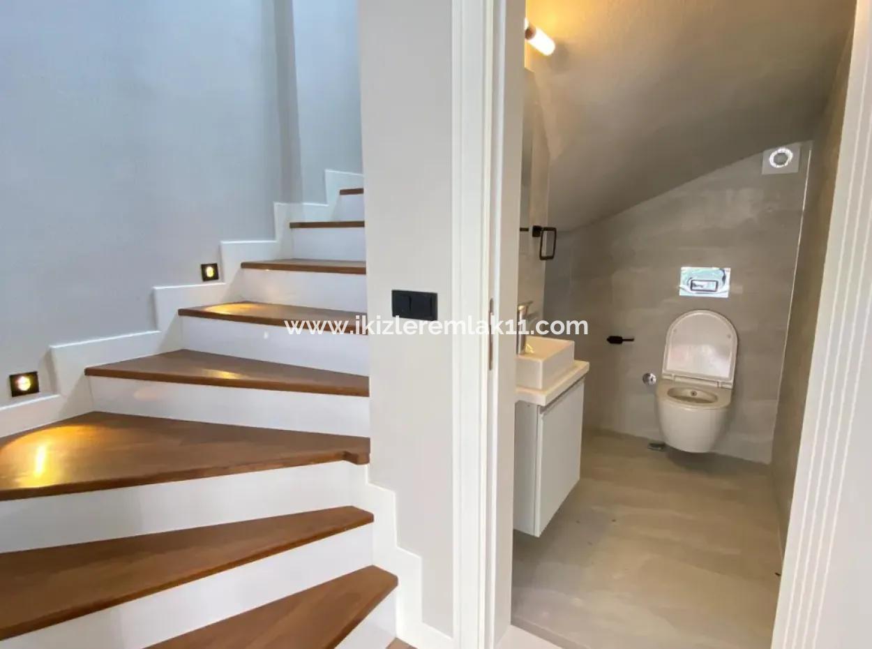 Izmir Menderes Is A Single Detached Cottage With Large Garden And 4 1 Pool Pool For Sale On The Sea Side