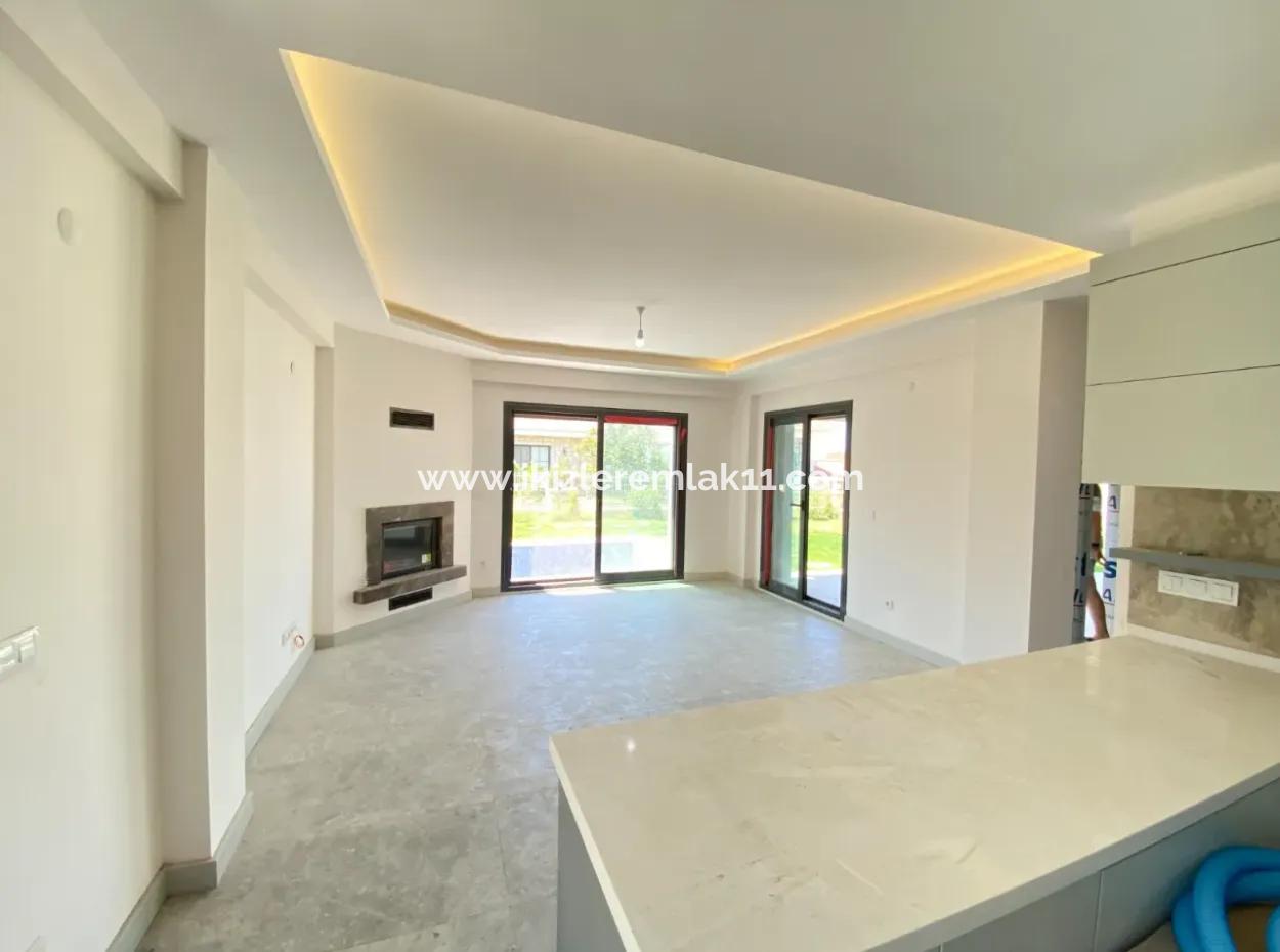 4 1 Villa For Sale In Seferihisar Akarcada With Detached Pool And Luxury Fireplace