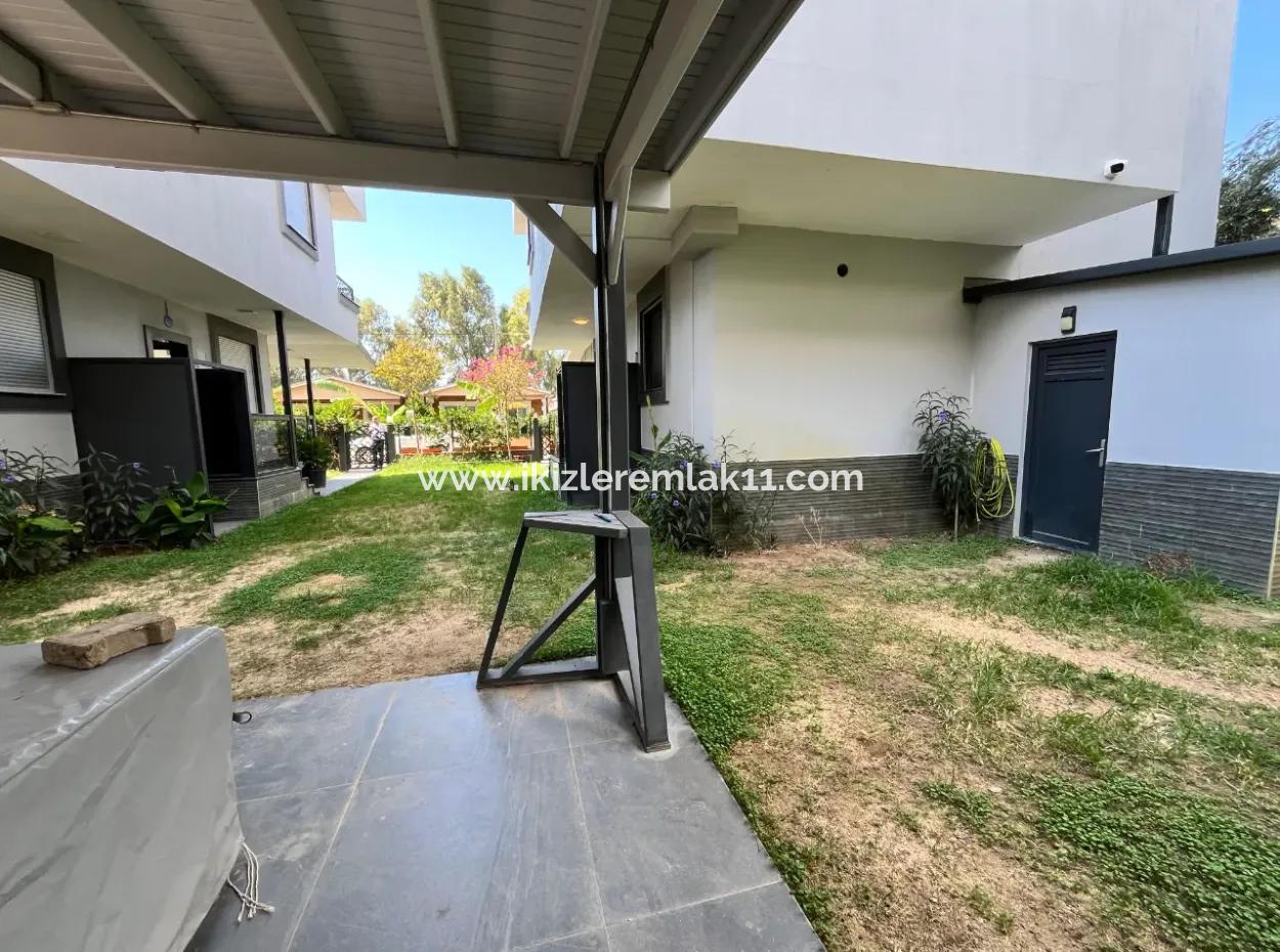 3 1 Luxury Villa Cottage With Garden For Sale By The Sea In Ürkmez