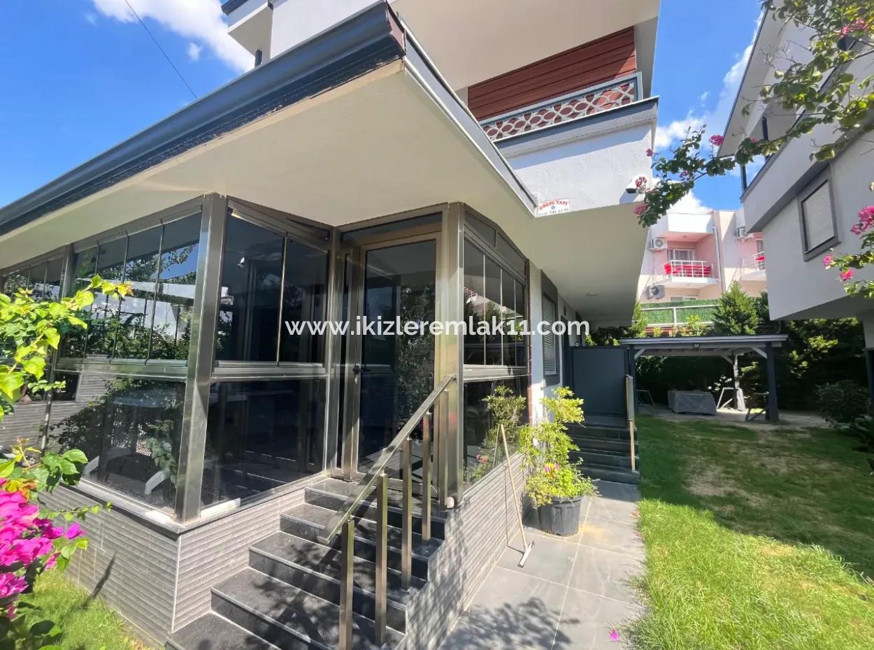 3 1 Luxury Villa Cottage With Garden For Sale By The Sea In Ürkmez