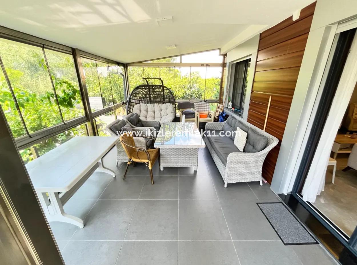 3 1 Luxury Villa Cottage With Garden For Sale By The Sea In Ürkmez