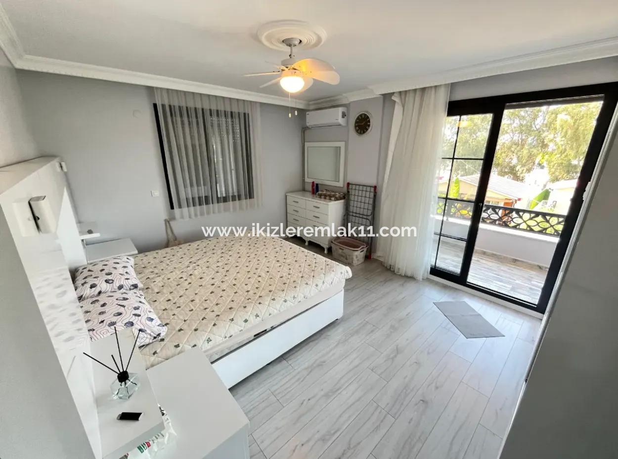 3 1 Luxury Villa Cottage With Garden For Sale By The Sea In Ürkmez