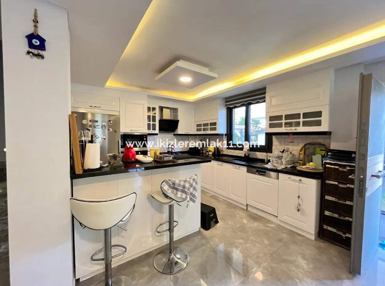3 1 Luxury Villa Cottage With Garden For Sale By The Sea In Ürkmez