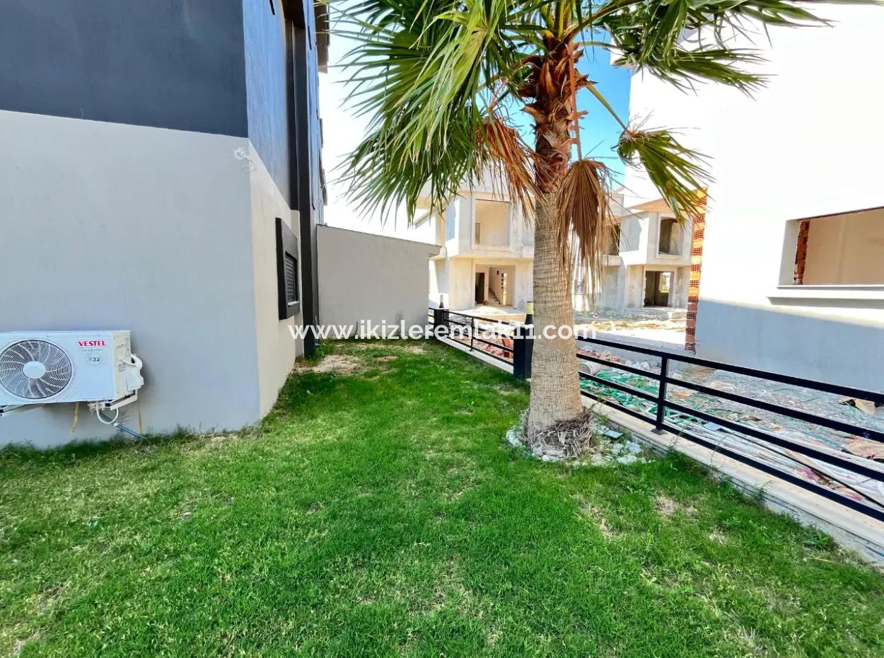 3 In 1 Furnished Duplex Cottage With Garden In A Complex In Doğanbey