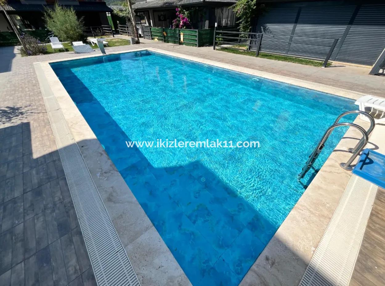 3 In 1 Furnished Duplex Cottage With Garden In A Complex In Doğanbey