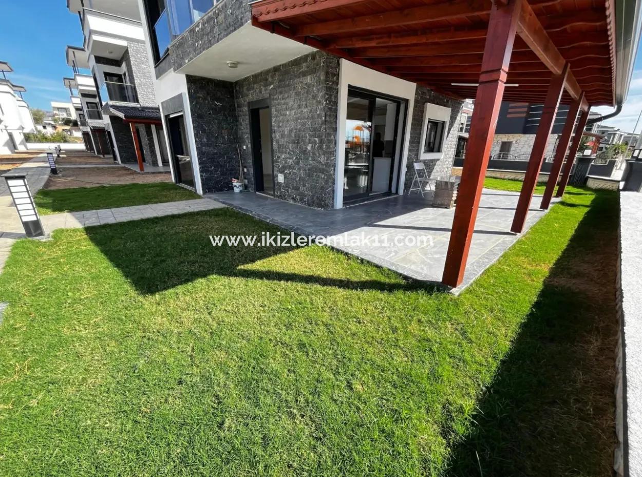 Detached 3 1 Villa With Zero Pool For Sale In Seferihisar Doğanbey