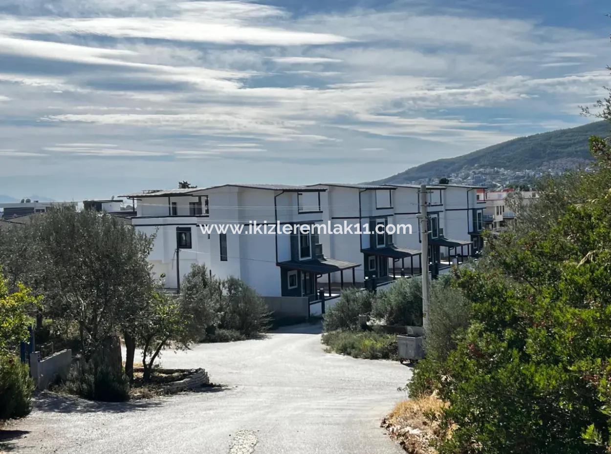 Detached 3 1 Villa With Zero Pool For Sale In Seferihisar Doğanbey