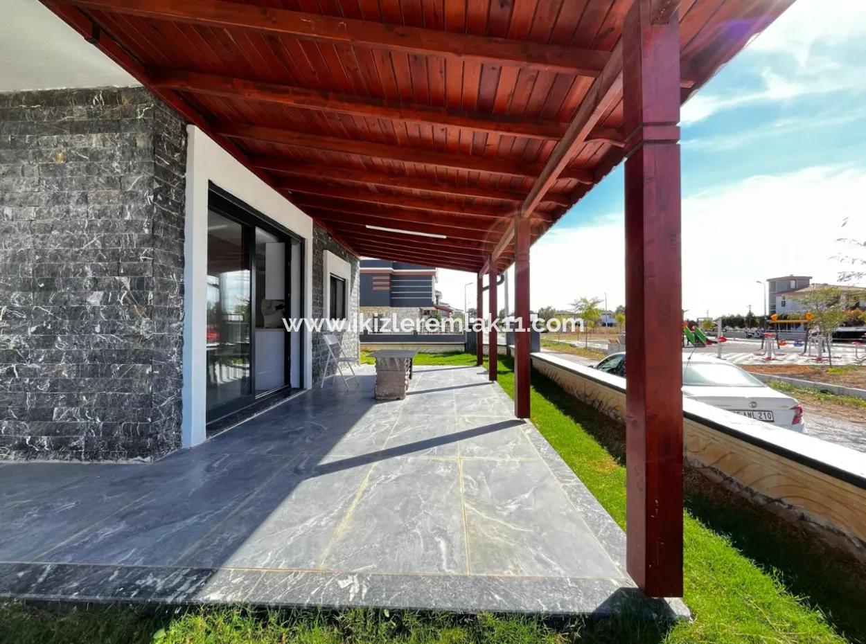Detached 3 1 Villa With Zero Pool For Sale In Seferihisar Doğanbey