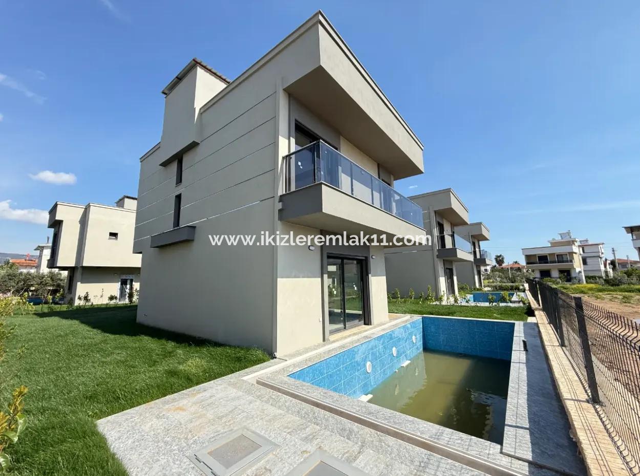 3 In 1 Villa With Zero Pool For Sale With Large Garden In Doganbey, Seferihisar