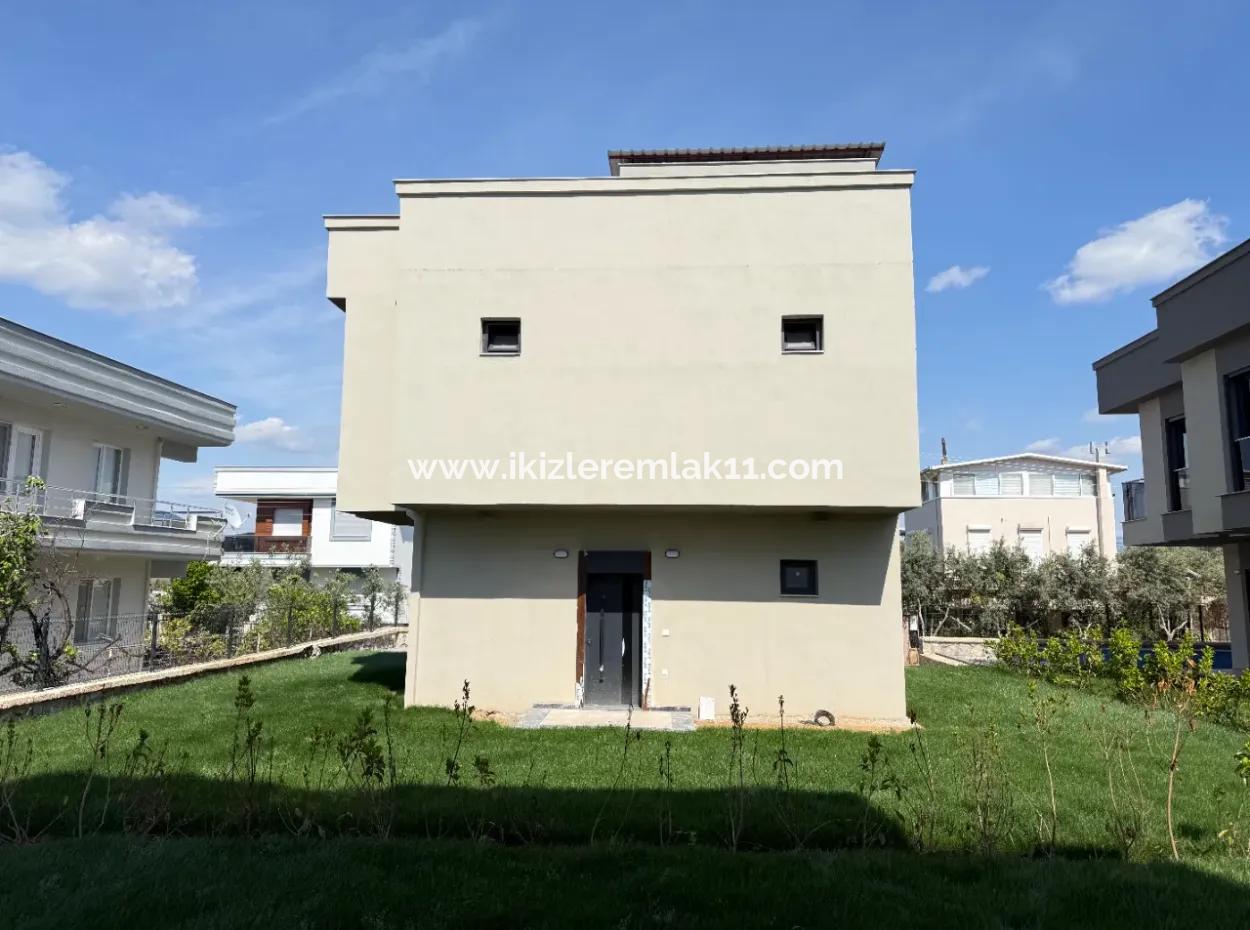 3 In 1 Villa With Zero Pool For Sale With Large Garden In Doganbey, Seferihisar