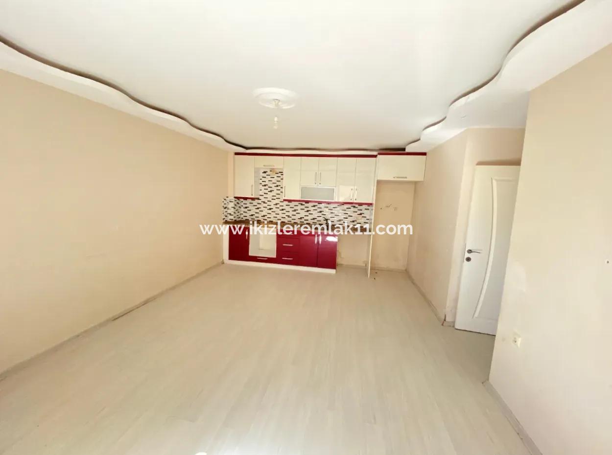 2 1 Apartment For Sale Near The Sea In Seferihisar Ürkmezde