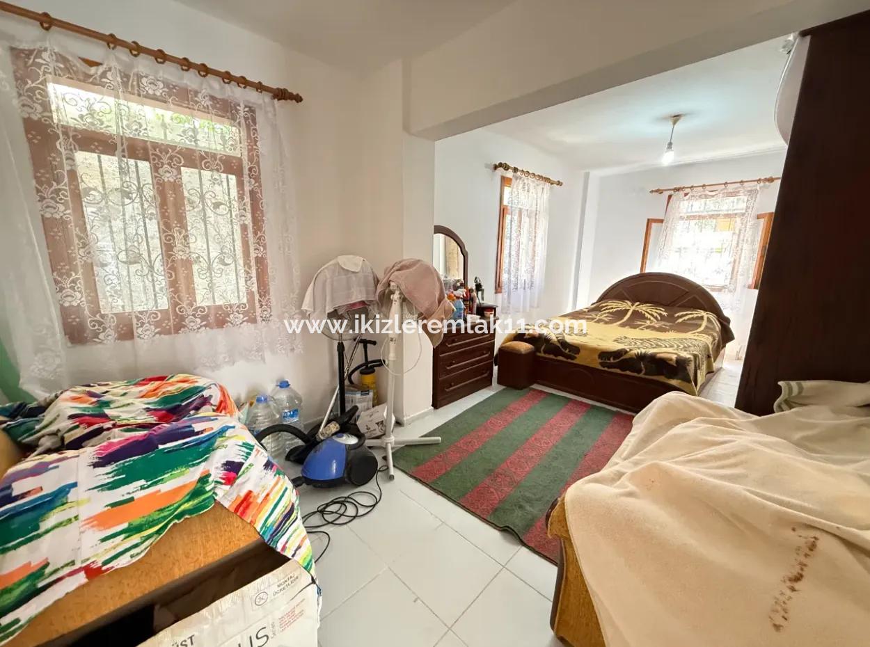 250 M To The Sea In Ürkmez, Affordable Price For Sale 3 1 Apartment With Garden