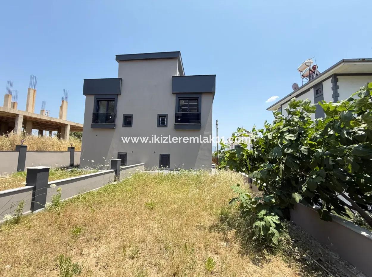 3 1 Sea View Garden Villa For Sale In Seferihisar Doganbeyde