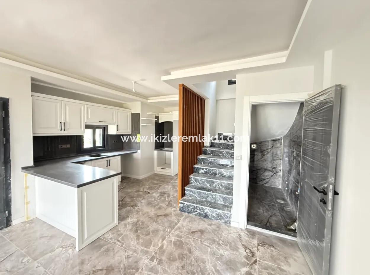 3 1 Sea View Garden Villa For Sale In Seferihisar Doganbeyde