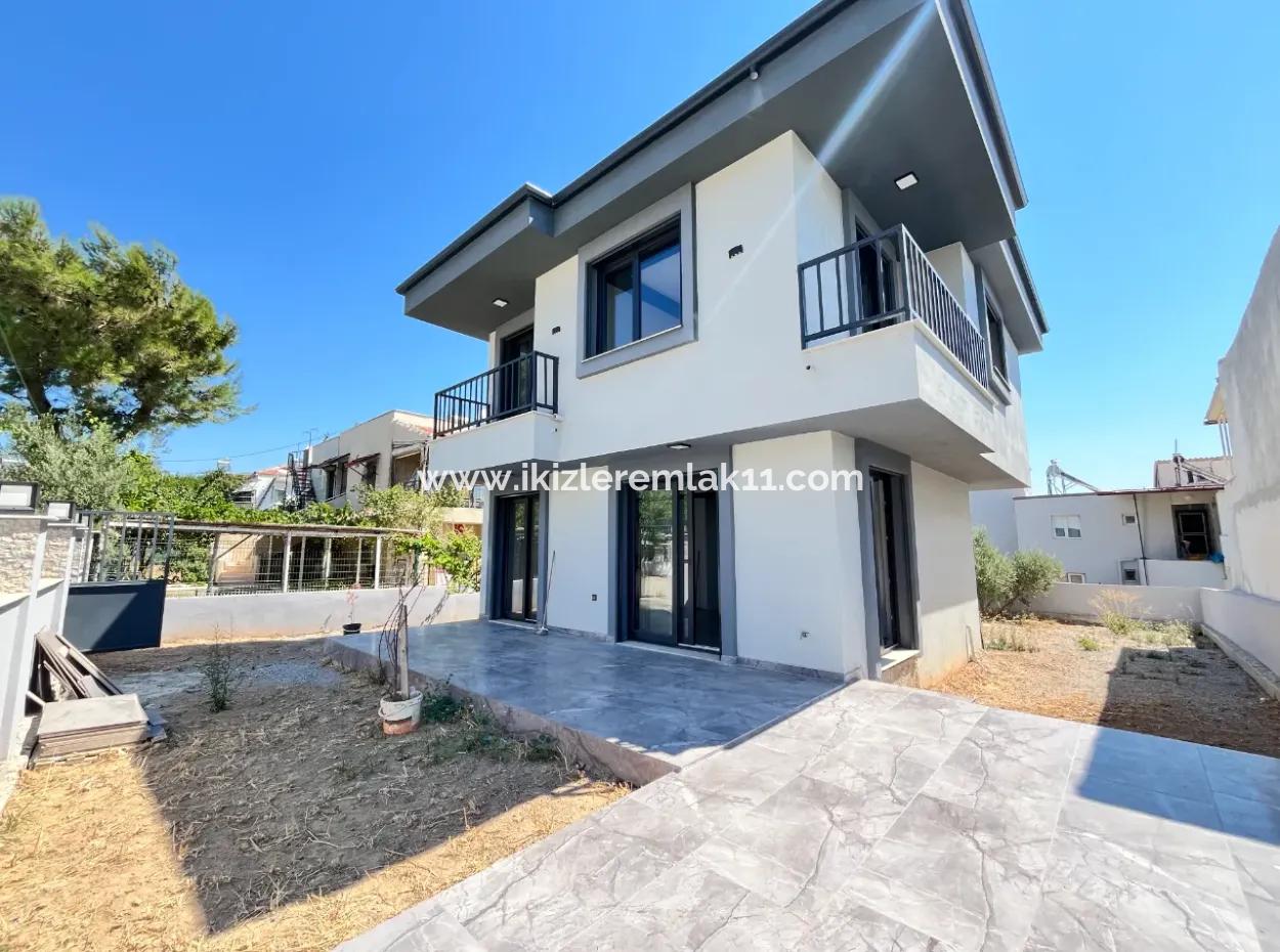 Single Detached 3 1 Parent Villa In A Garden Of 390 M2 For Sale In Doganbey, Seferihisar