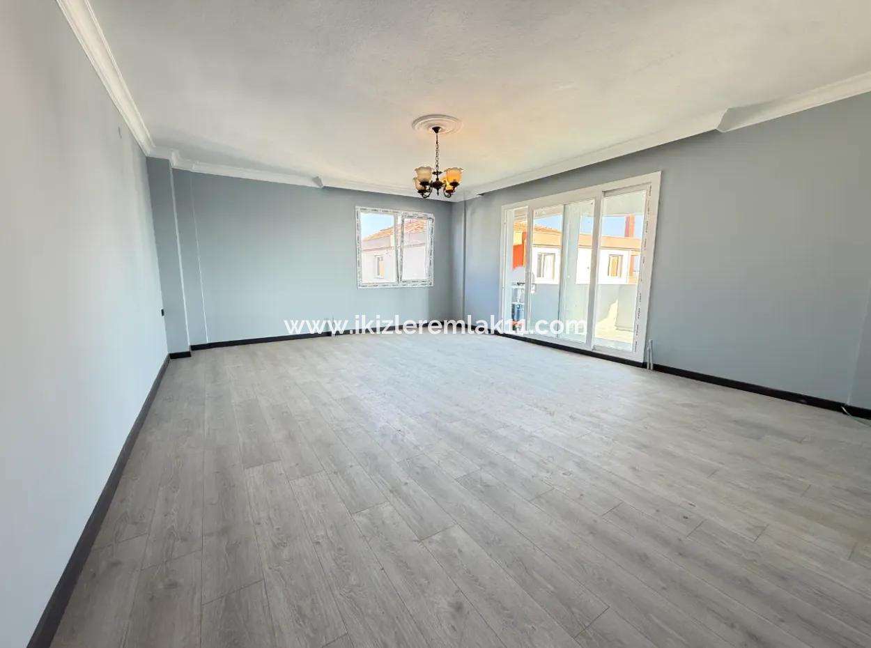 Wide Affordable Price With Elevator For Sale In Seferihisar Ürkmez 3 1 Apartment