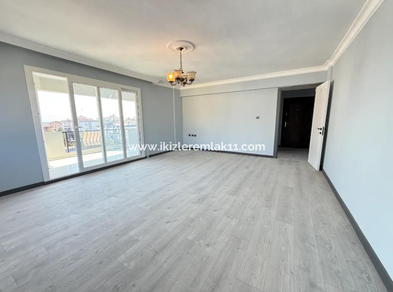 Wide Affordable Price With Elevator For Sale In Seferihisar Ürkmez 3 1 Apartment