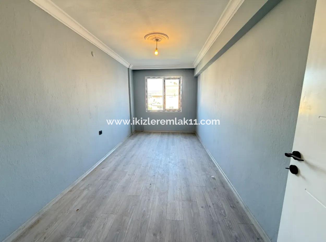 Wide Affordable Price With Elevator For Sale In Seferihisar Ürkmez 3 1 Apartment