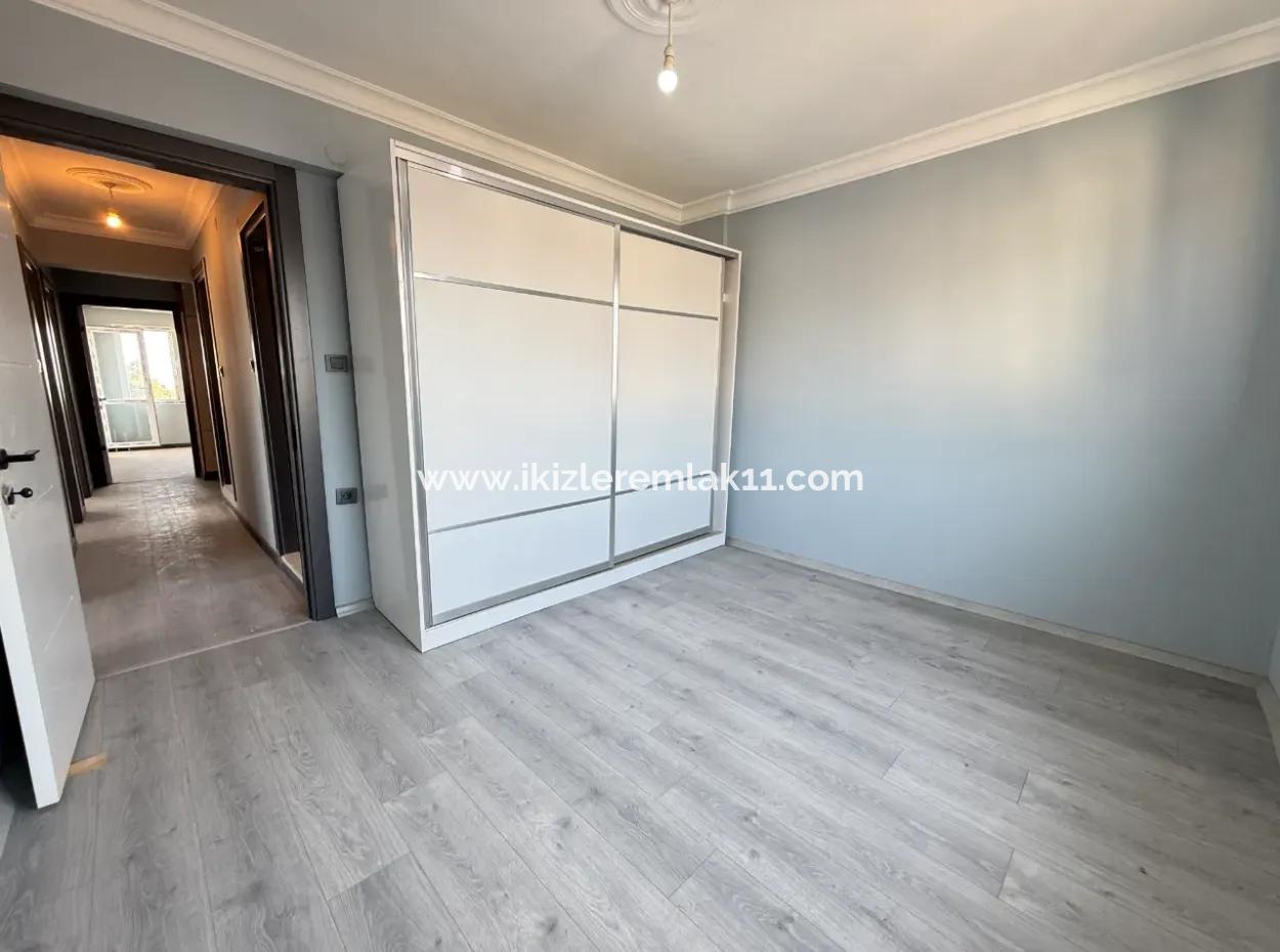 Wide Affordable Price With Elevator For Sale In Seferihisar Ürkmez 3 1 Apartment