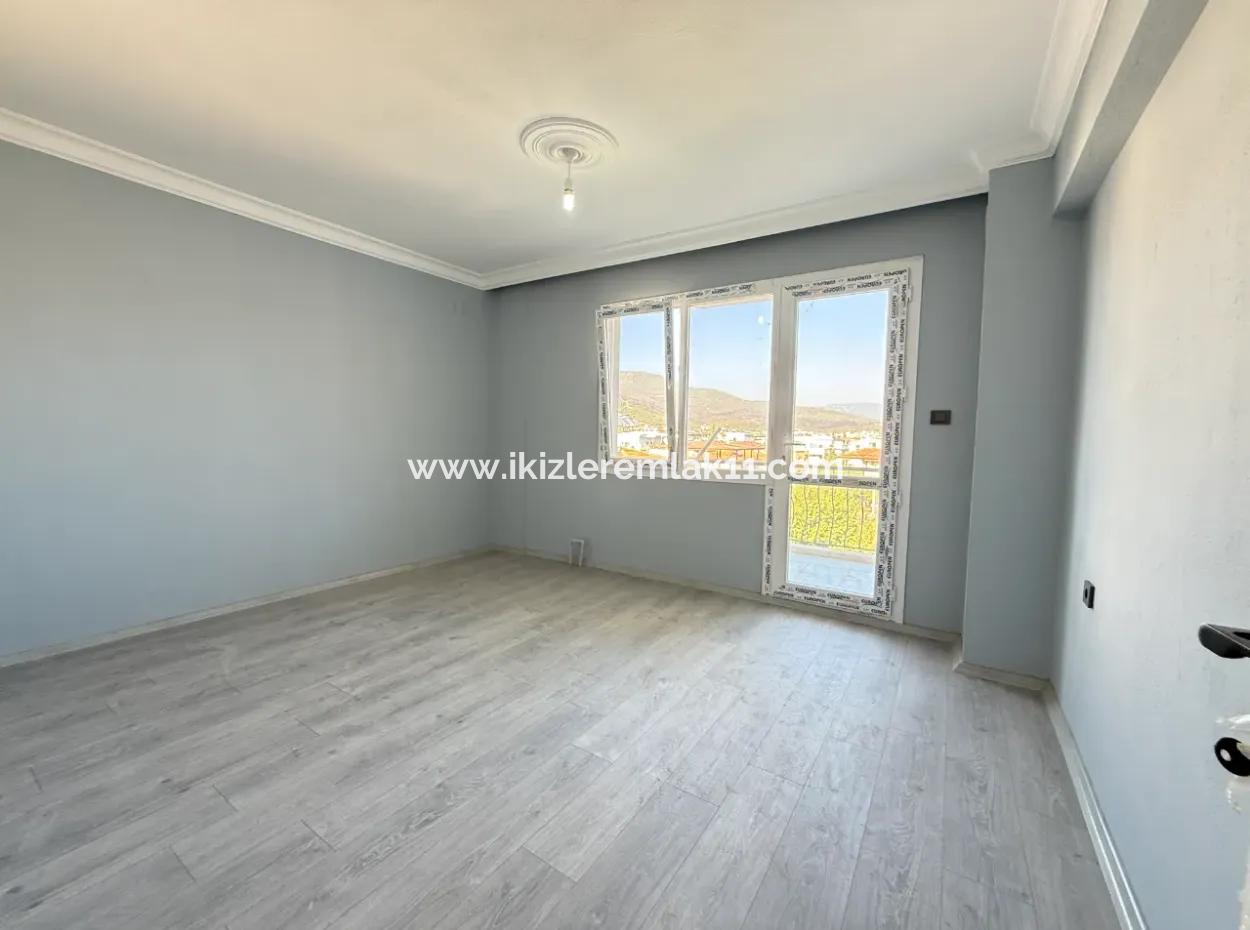 Wide Affordable Price With Elevator For Sale In Seferihisar Ürkmez 3 1 Apartment