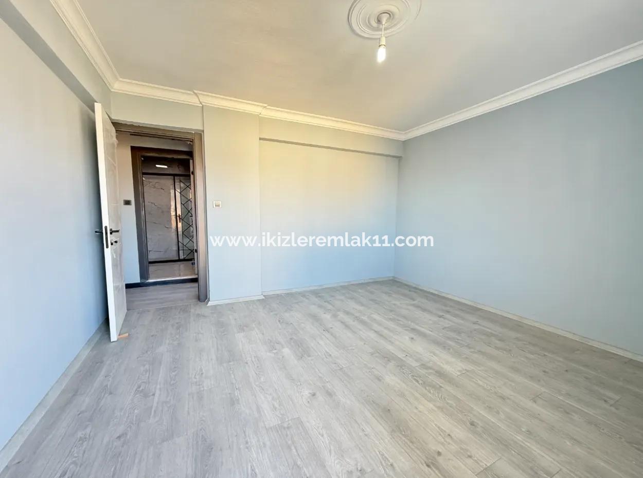 Wide Affordable Price With Elevator For Sale In Seferihisar Ürkmez 3 1 Apartment