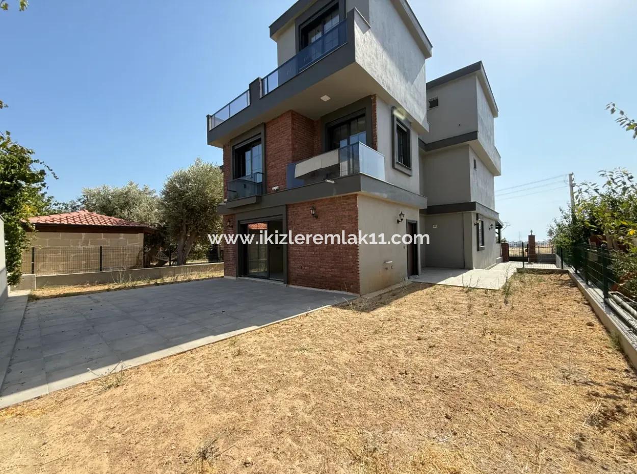 3 1 Villas With Zero Large Garden For Sale In Seferihisar Ürkmez