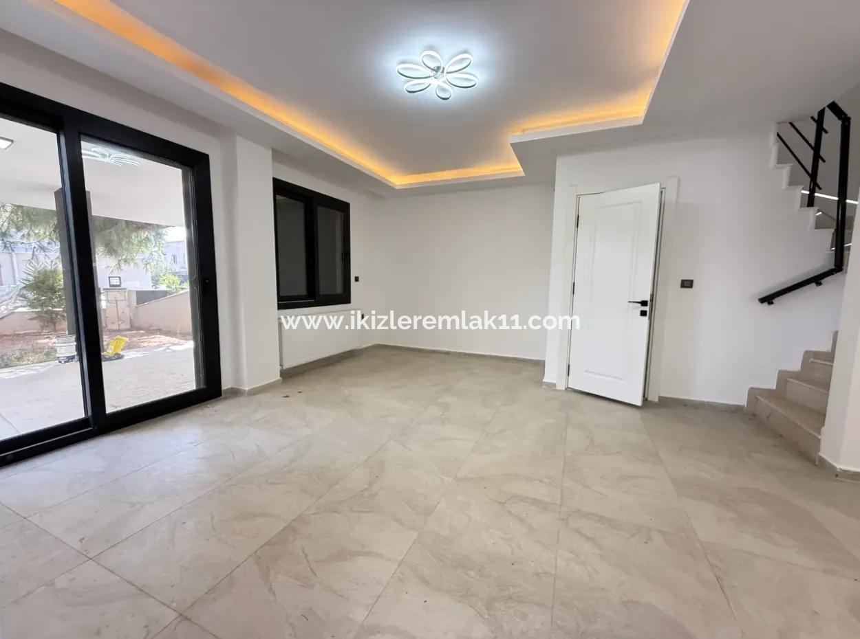 Luxury 3 1 Duplex Villa For Sale In The Center Of Seferihisar Ürkmez