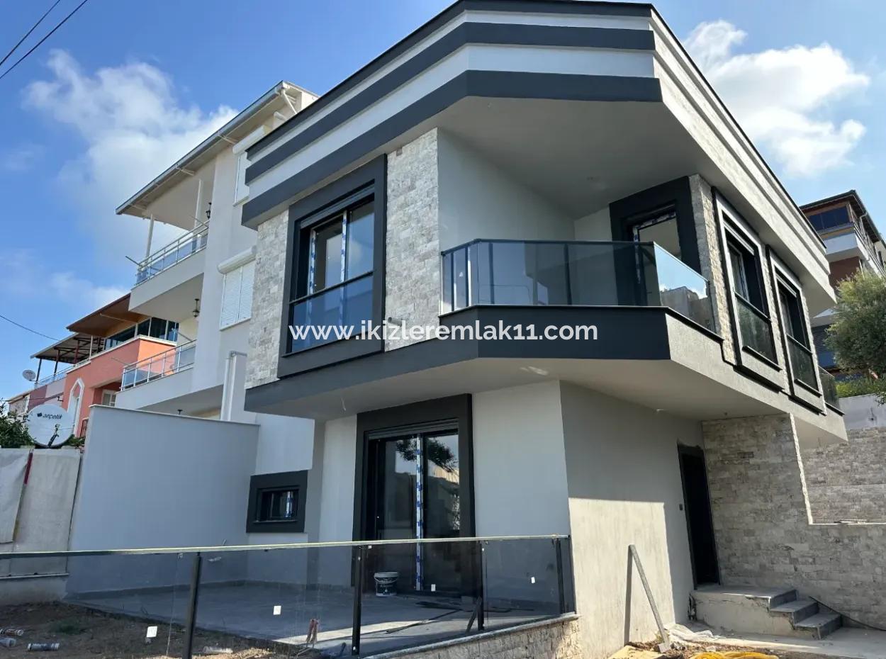 Luxury 3 1 Duplex Villa For Sale In The Center Of Seferihisar Ürkmez