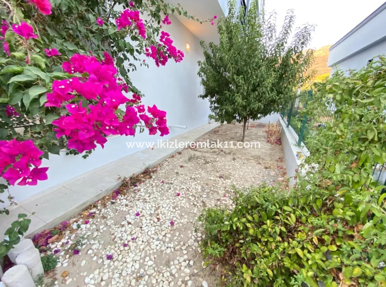 3 1 Garden Villa For Sale At An Affordable Price In Seferihisar Ürkmez