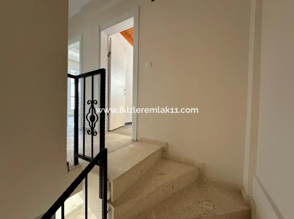 2 1 Villa With Zero Garden For Sale In Seferihisar Doganbeypayamli