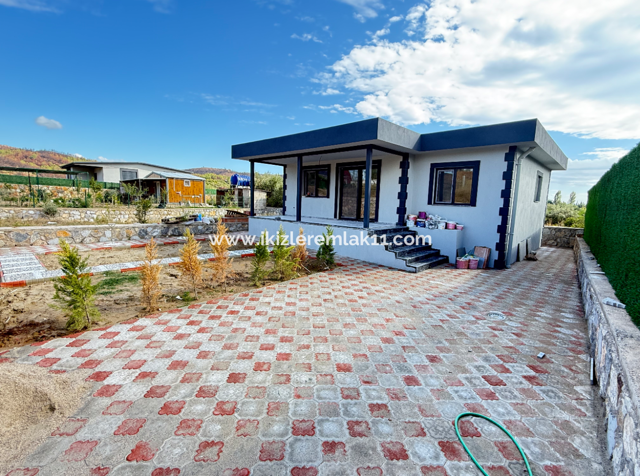 Detached 2 1 Summer House In A 300 M² Garden For Sale In Seferihisar Kavaklıdere