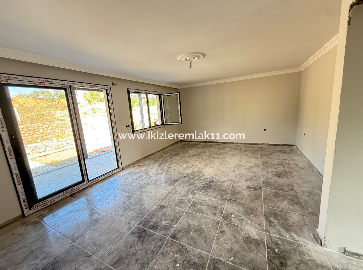 Detached 2 1 Summer House In A 300 M² Garden For Sale In Seferihisar Kavaklıdere