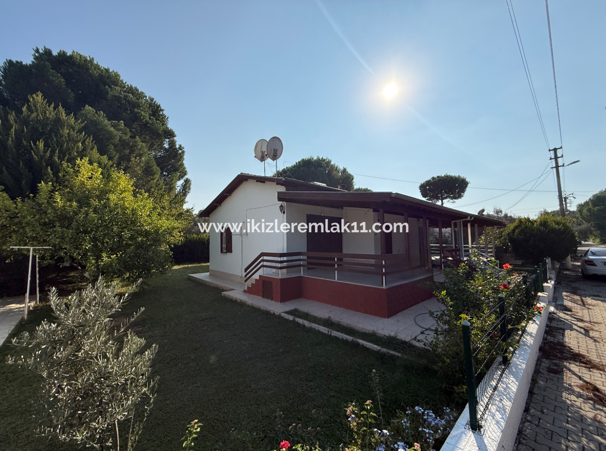 Seferihisar Doğanbey Single Storey Detached On The Sea Side 2 1 240 Meters² Summer House In A Garden