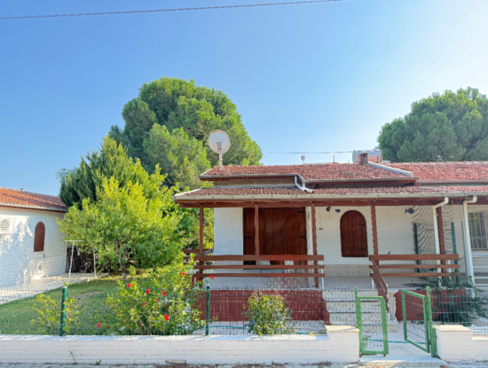 Seferihisar Doğanbey Single Storey Detached On The Sea Side 2 1 240 Meters² Summer House In A Garden