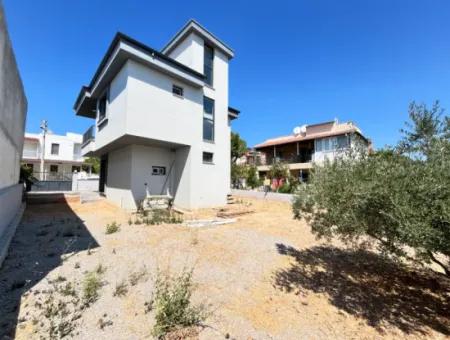 Single Detached 3 1 Parent Villa In A Garden Of 390 M2 For Sale In Doganbey, Seferihisar