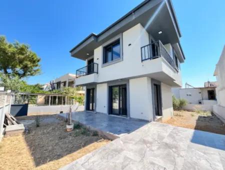 Single Detached 3 1 Parent Villa In A Garden Of 390 M2 For Sale In Doganbey, Seferihisar